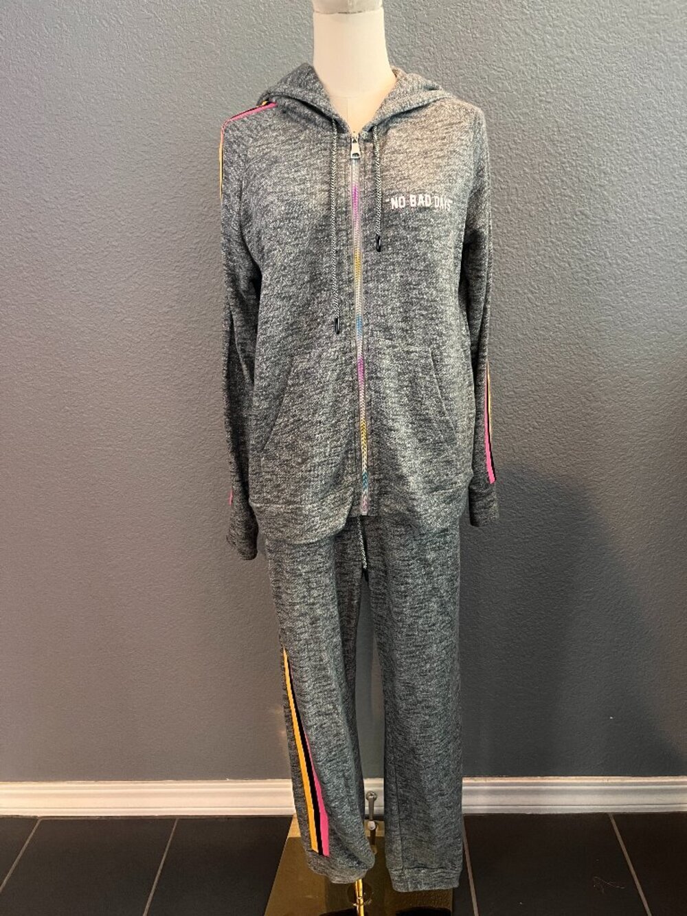 LE SUPERBE FRENCH TERRY GOOD DAYS TRACKSUIT NO BAD DAYS 2 PIECE PANTS & HOODIE M